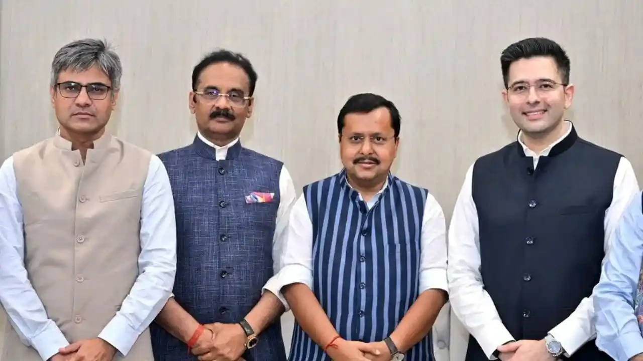 किससे हुई मुलाकात, कैसे बनी रणनीति? AAP के बागी सांसदों की 24 घंटे की इनसाइड स्टोरी