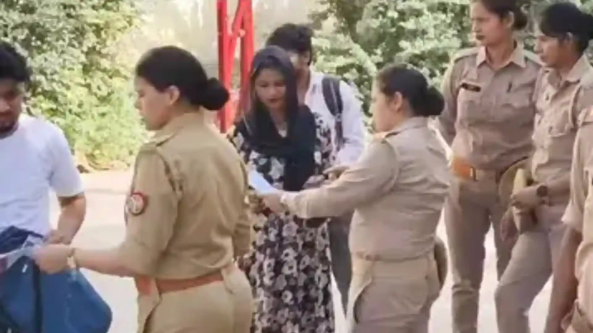 मुजफ्फरनगर: कड़ी सुरक्षा के बीच होमगार्ड भर्ती परीक्षा शुरू