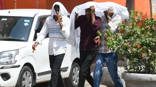 दिल्ली में सीजन की सबसे गर्म सुबह, तापमान 26 डिग्री के पार