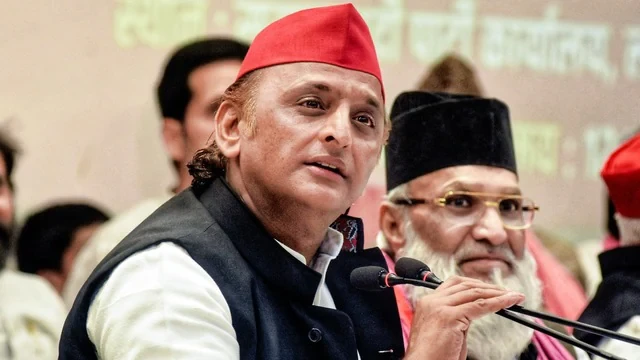 गाजीपुर मामले पर अखिलेश यादव का हमला, सरकार पर बयान बदलवाने का आरोप