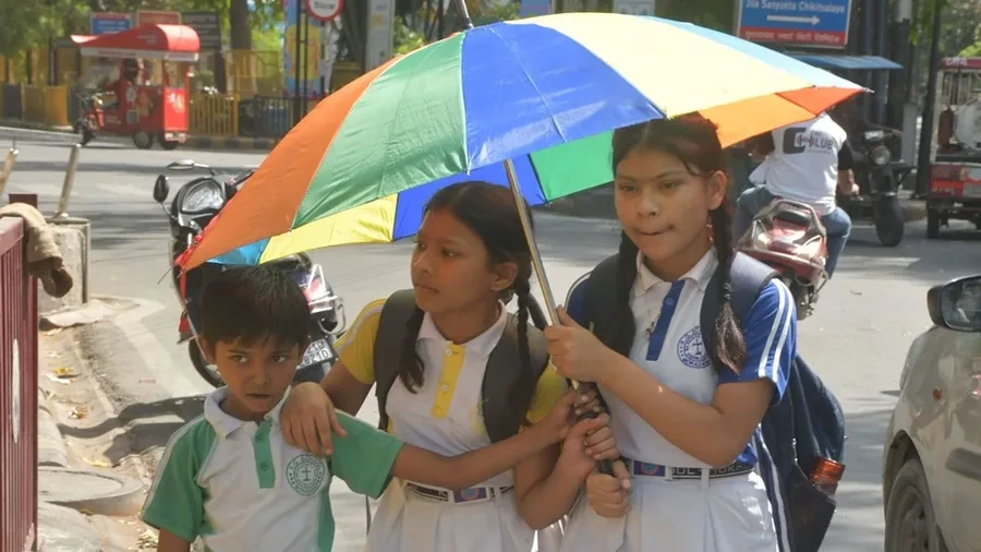 मुरादाबाद में गर्मी का कहर, जिला प्रशासन ने बदला स्कूलों का समय, हीट वेव का अलर्ट