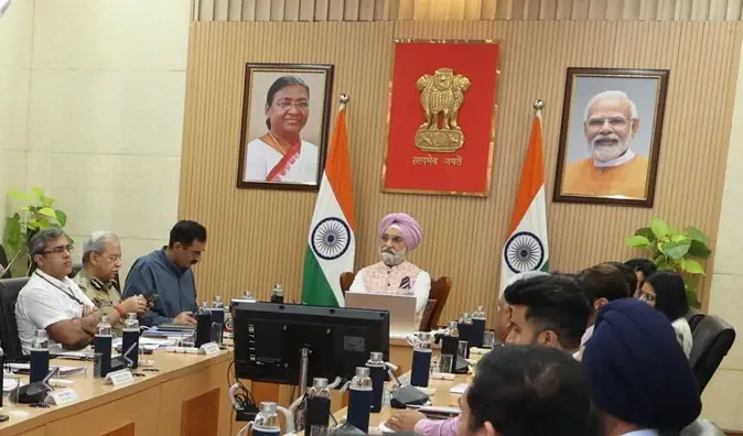 दिल्ली में गर्मी से निपटने की तैयारियों की समीक्षा, एलजी ने दिए सख्त निर्देश