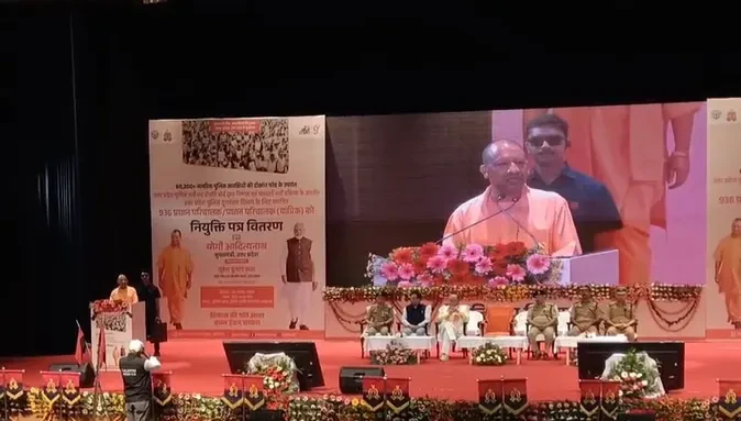 योग्यता के आधार पर मिल रही नौकरियां, यूपी की छवि बदली: सीएम योगी आदित्यनाथ