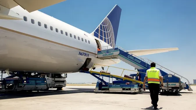 विमानन उद्योग पर संकट: ATF की बढ़ती कीमतों पर एयरलाइंस ने मांगी राहत