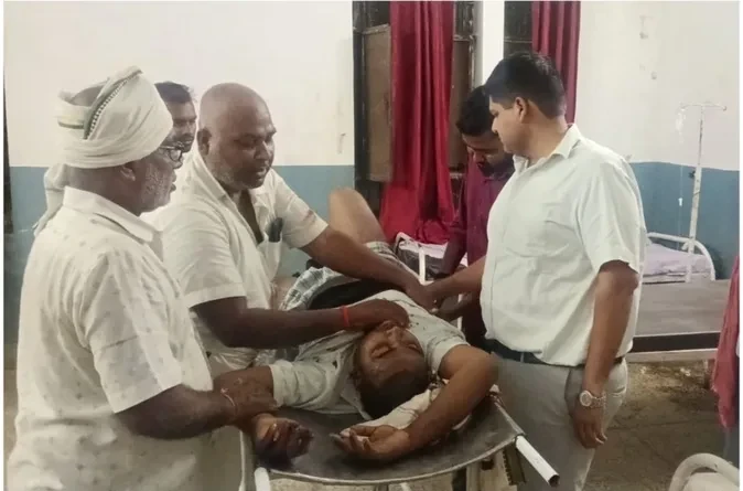 प्रधान की शिकायत पड़ी भारी: लाठी-डंडों व कुल्हाड़ी से हमला कर युवक की हत्या