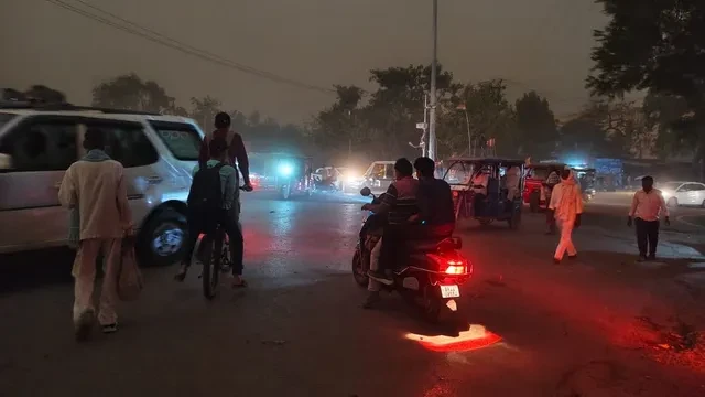 बिहार में बदला मौसम का मिजाज, बक्सर में तेज आंधी और हल्की बारिश