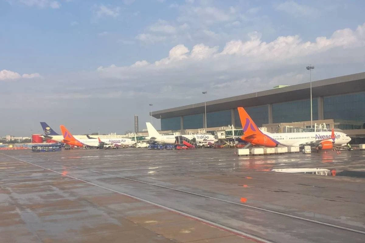 रनवे पर बंदर आने से रुकी उड़ान, लखनऊ एयरपोर्ट पर मचा हड़कंप