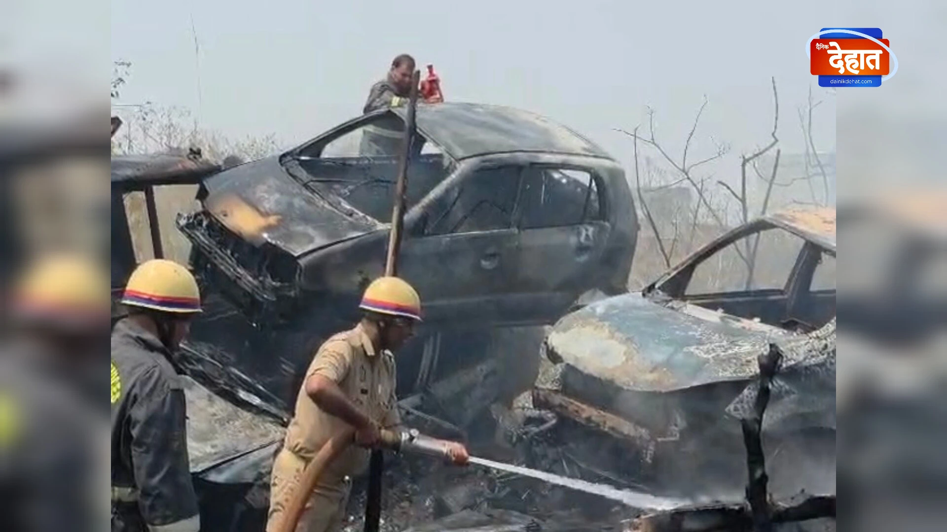 मुजफ्फरनगर: पुलिस चौकी में भीषण आग, कई वाहन जलकर खाक