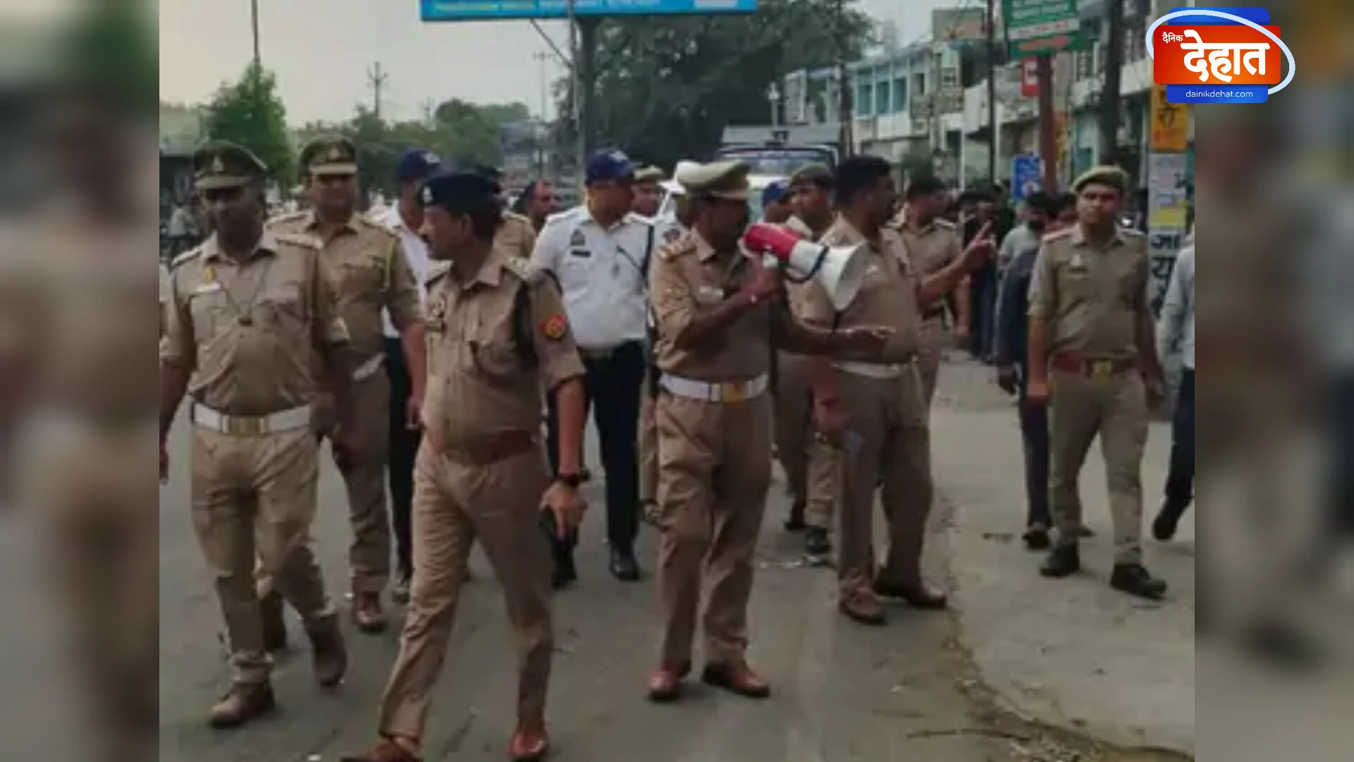 खराब मौसम में भी मुजफ्फरनगर पुलिस का अतिक्रमण पर एक्शन जारी, 127 वाहनों के कटे चालान