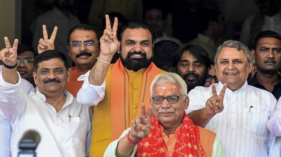 बिहार कैबिनेट विस्तार: नीतीश के बेटे निशांत कुमार ने ली मंत्री पद की शपथ