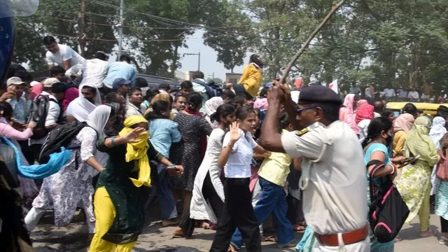 ‘रोजगार मांगो तो लाठी मिलती है’: TRE-4 छात्रों के समर्थन में उतरे राहुल गांधी