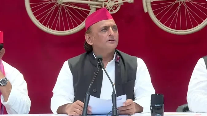 यूपी कैबिनेट विस्तार पर अखिलेश यादव का हमला, सरकार पर कसा तंज
