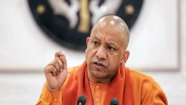 सीएम योगी का बड़ा फैसला, 24 से 26 डिग्री सेल्सियस के बीच हो कार्यालय में एसी का तापमान