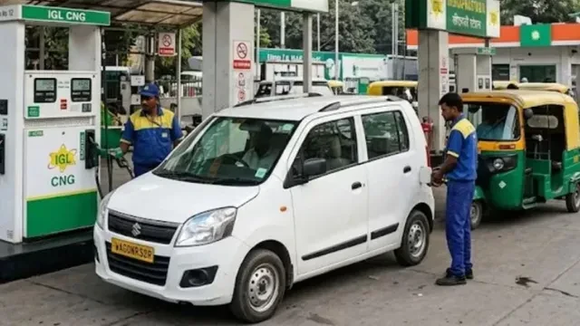 'महंगाई मैन मोदी का फिर चला चाबुक', सीएनजी के दाम बढ़ने पर कांग्रेस ने पीएम पर कसा तंज