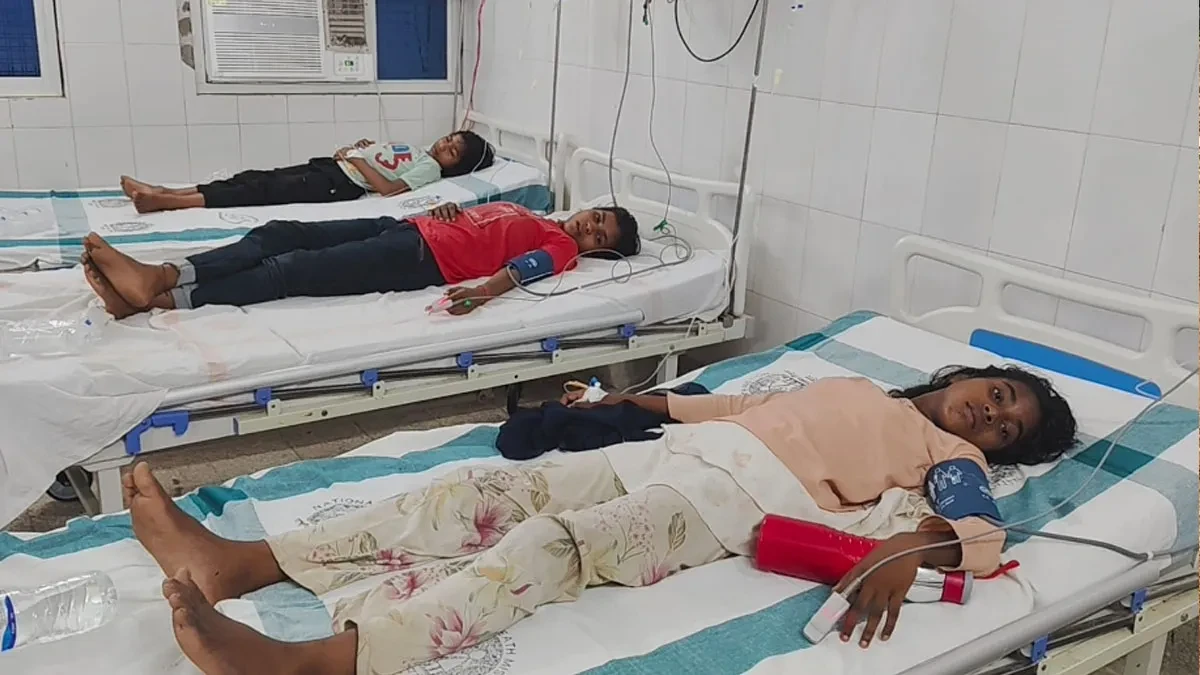 शेखपुरा: कस्तूरबा स्कूल में 27 छात्राएं बीमार, भोजन के बाद बिगड़ी तबीयत