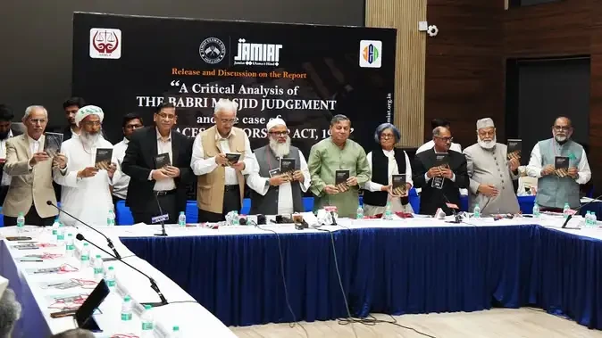 बाबरी मस्जिद का निर्माण मंदिर को ध्वस्त करके नहीं किया गया'; जमीयत की शोध रिपोर्ट जारी