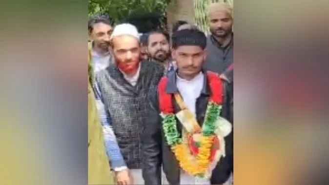 बिजनौर के युवक का कश्मीर में धर्मांतरण, पढ़वाया कलमा, वीडियो वायरल; FIR दर्ज