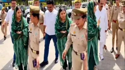 'हाथ मत लगाना...', महिला थानाध्यक्ष के छूते ही भड़कीं इकरा हसन, वीडियो वायरल