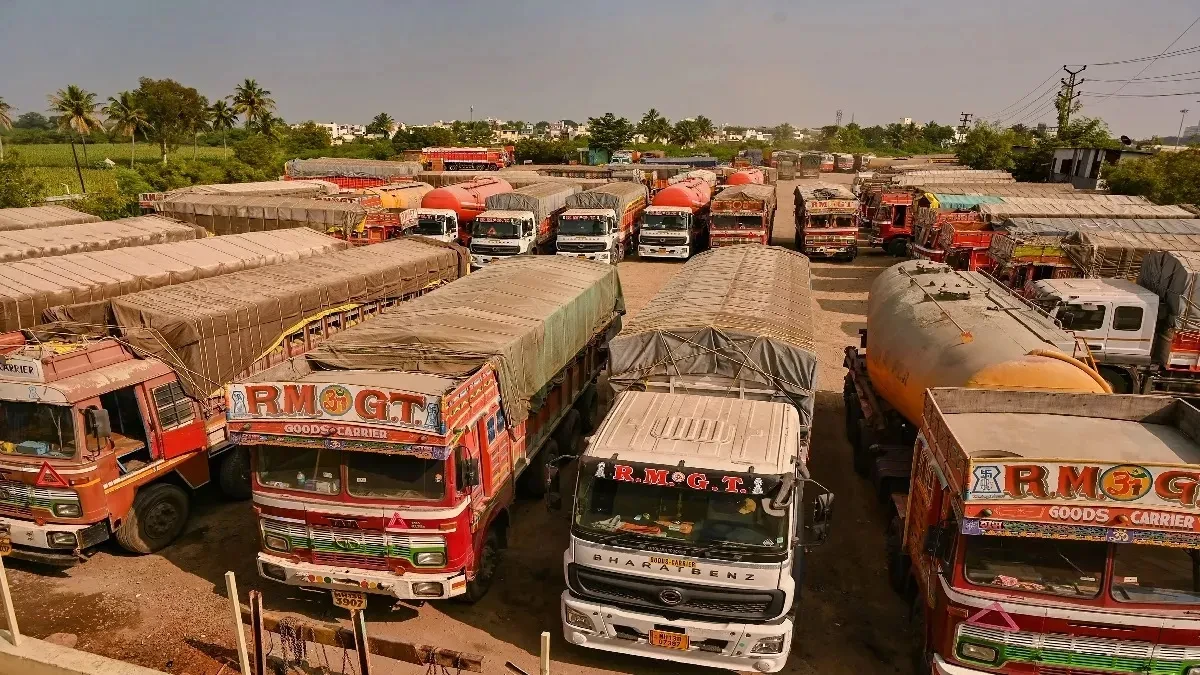 मेरठ: तीन दिन के लिए थमे 14 हजार ट्रकों के पहिए, हड़ताल से सप्लाई पर असर