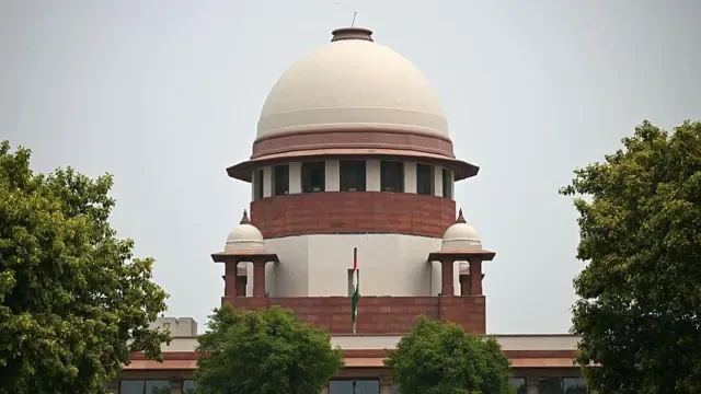 तीन राज्यों को सुप्रीम कोर्ट का अल्टीमेटम, रेत खनन रोकने के निर्देश