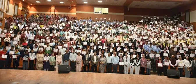 यूपी के मेधावियों को सीएम योगी करेंगे सम्मानित, 1 लाख रुपये तक का मिलेगा पुरस्कार