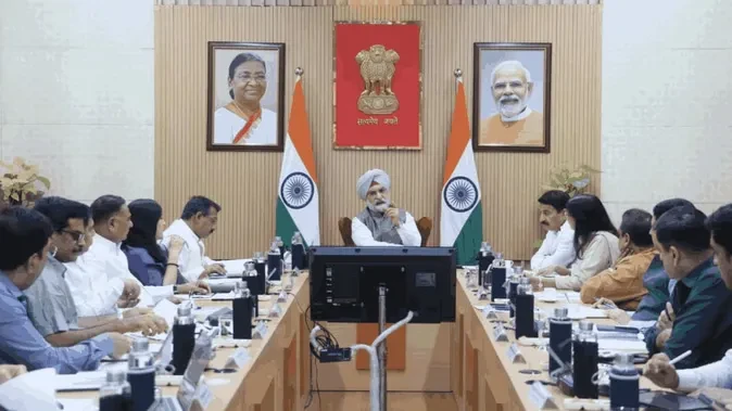 दिल्ली विकास कार्यों की समीक्षा, एलजी ने सांसदों और डीडीए अधिकारियों संग की बैठक