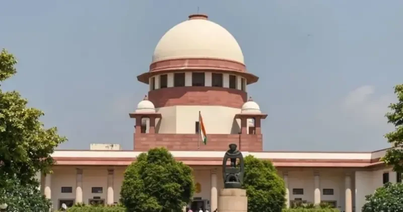 सीबीएसई के तीन भाषा नियम को चुनौती, सुप्रीम कोर्ट ने केंद्र से जवाब किया तलब