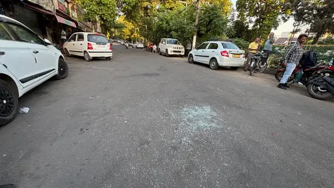 गांधीनगर में पुलिस और गैंगस्टरों की मुठभेड़, फायरिंग के बाद बदमाश फरार