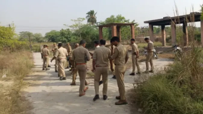 मेरठ में श्मशान घाट के अंदर महिला की लाश मिलने से सनसनी