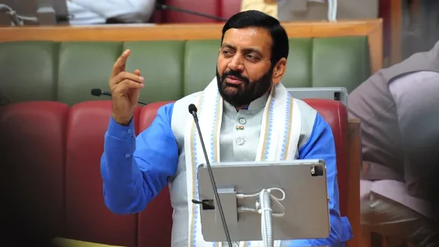 भाजपा सरकार के कार्यक्रमों में कांग्रेस के बागी विधायकों को मिला खास निमंत्रण