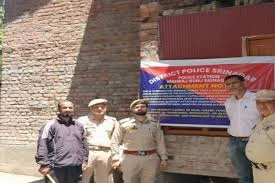 जम्मू-कश्मीर में नशा तस्करों पर बड़ी कार्रवाई, 2 करोड़ की संपत्ति जब्त