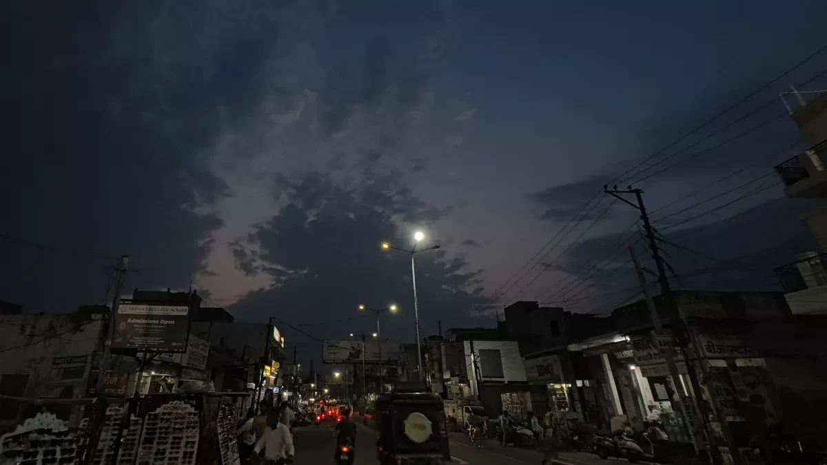मुजफ्फरनगर में आंधी और बारिश से मौसम बदला, गर्मी से मिली राहत