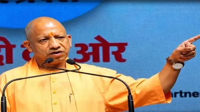 यूपी में अपराध बढ़ने पर मुख्यमंत्री योगी का एक्शन, अधिकारियों को दी कड़ी चेतावनी