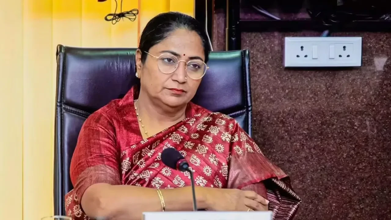 दिल्ली सरकार का बड़ा प्रशासनिक फेरबदल, CPA में 40 से अधिक कर्मचारियों के तबादले
