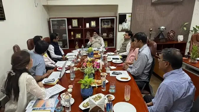 दिल्ली: डीडीए समीक्षा बैठक में बोले एलजी- समयबद्ध और गुणवत्तापूर्ण विकास ही प्राथमिकता