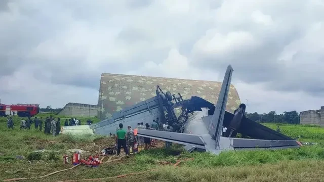 असम के जोरहाट में IAF का AN-32 विमान क्रैश, लैंडिंग के दौरान हादसा