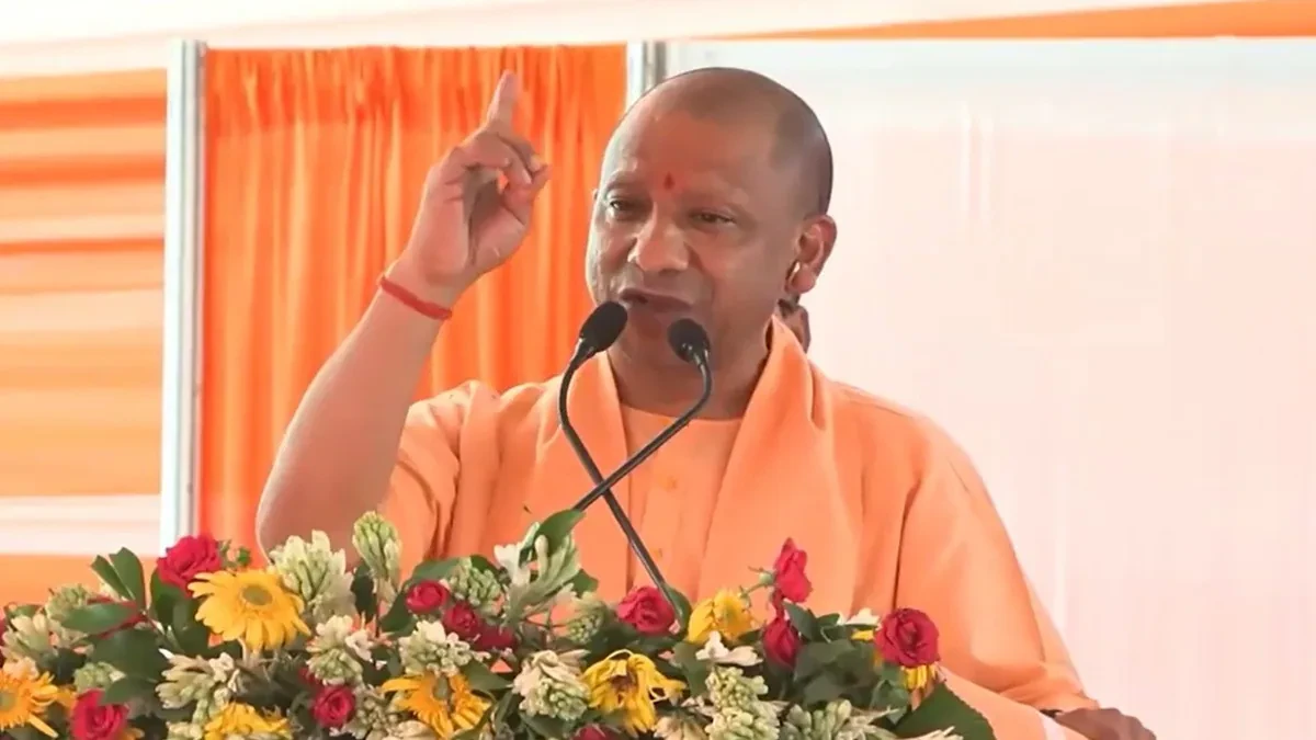 किसी भी बेटी का अपमान बर्दाश्त नहीं: जनसभा में बोले सीएम योगी