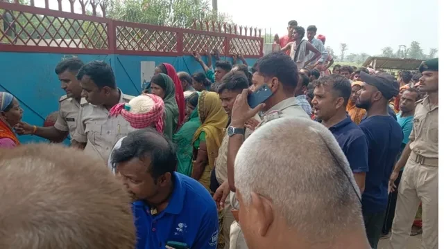 मधुबनी: गैस एजेंसी में हंगामा, सिलिंडर खत्म होने की आशंका से मची अफरातफरी