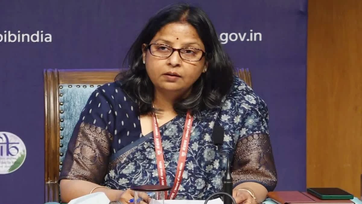 LNG टैंकर ‘दिशा’ ने होर्मुज किया पार, ईंधन आपूर्ति सामान्य: पेट्रोलियम मंत्रालय