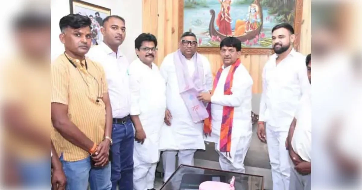 मुजफ्फरनगर में दक्ष प्रजापति चौक की मांग तेज, मंत्री को सौंपा ज्ञापन