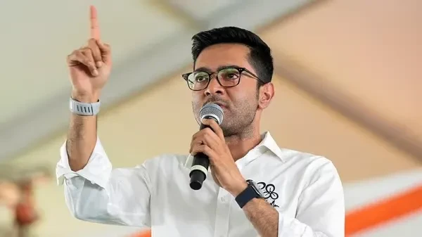 टीएमसी में विवाद पर लोकसभा स्पीकर का बड़ा कदम, अभिषेक बनर्जी को किया तलब