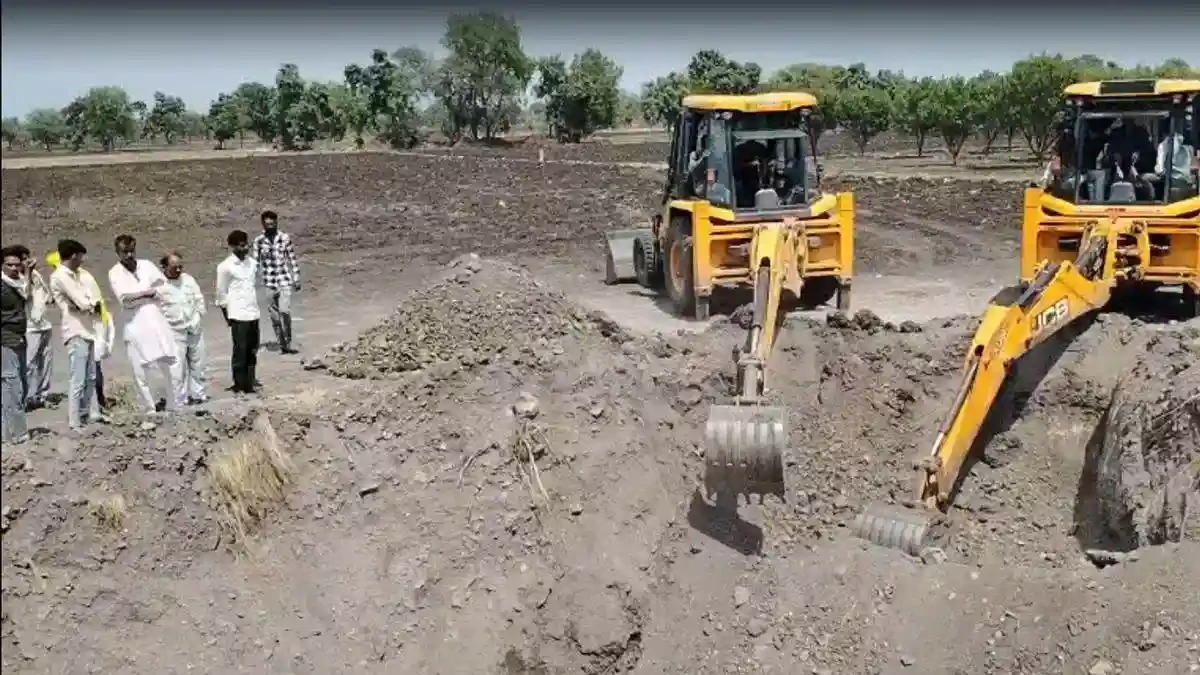 राजगढ़: कुआं धंसने से दो महिलाएं मलबे में दबीं, रेस्क्यू में जुटी टीमें