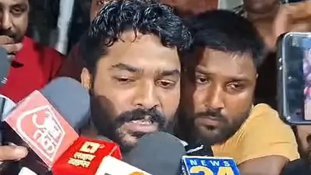 खान सर के खिलाफ हत्या का आरोप, एफआईआर की मांग को लेकर थाने पहुंचे रौशन आनंद