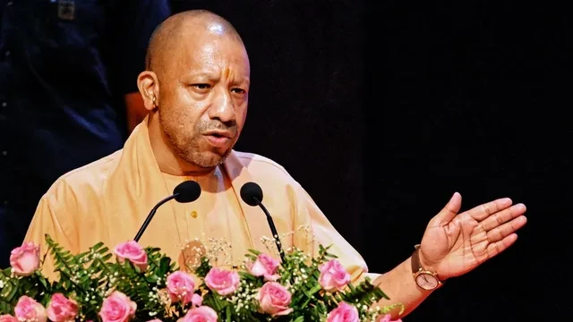 योगी सरकार में पारदर्शी भर्ती का उदाहरण: 930 कंप्यूटर ऑपरेटरों को मिले नियुक्ति पत्र
