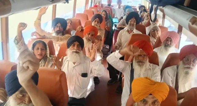 अमृतसर: महाराजा रणजीत सिंह की बरसी पर सिख श्रद्धालुओं का जत्था पाकिस्तान के लिए रवाना