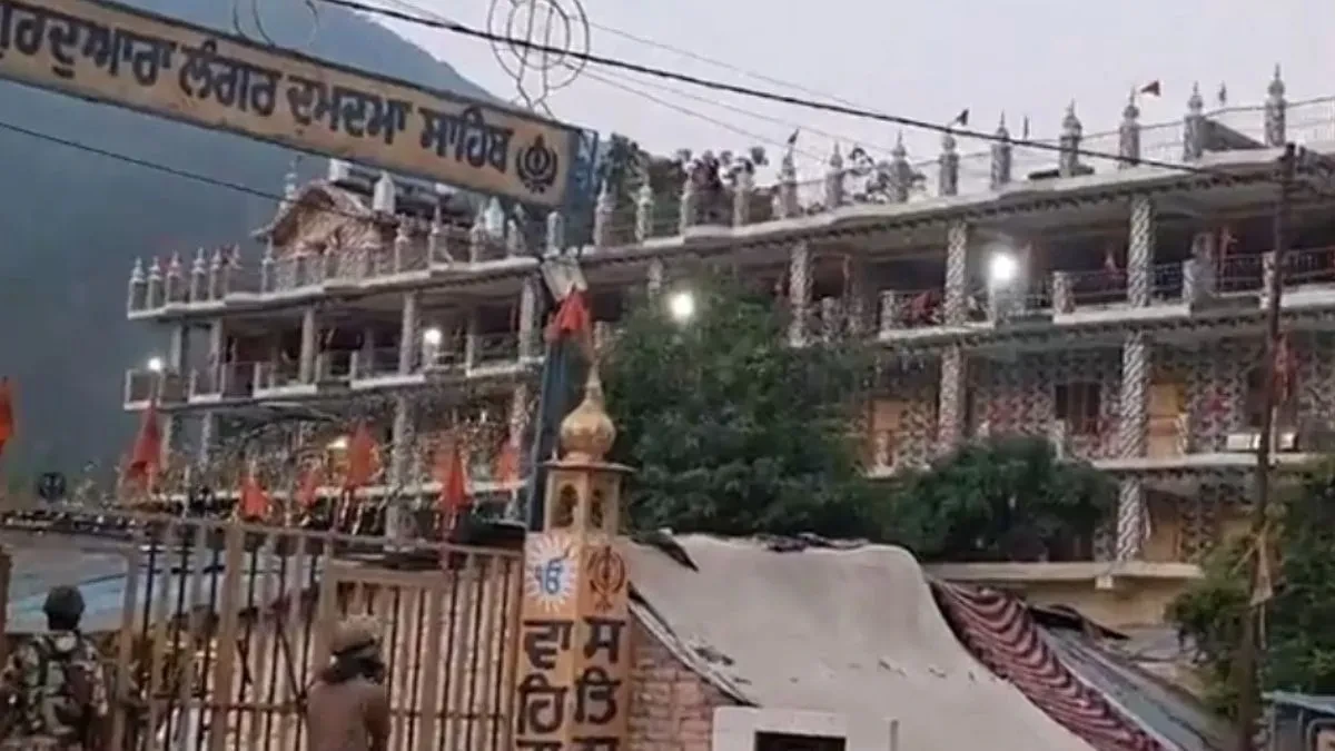 रुद्रप्रयाग: नगरासू गुरुद्वारे में निहंगों का हंगामा जारी, सुरक्षा बल तैनात, इंटरनेट बंद
