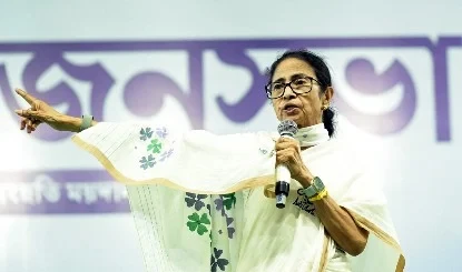 टीएमसी में बड़ी कार्रवाई: ममता बनर्जी ने 8 नेताओं को पार्टी से निकाला
