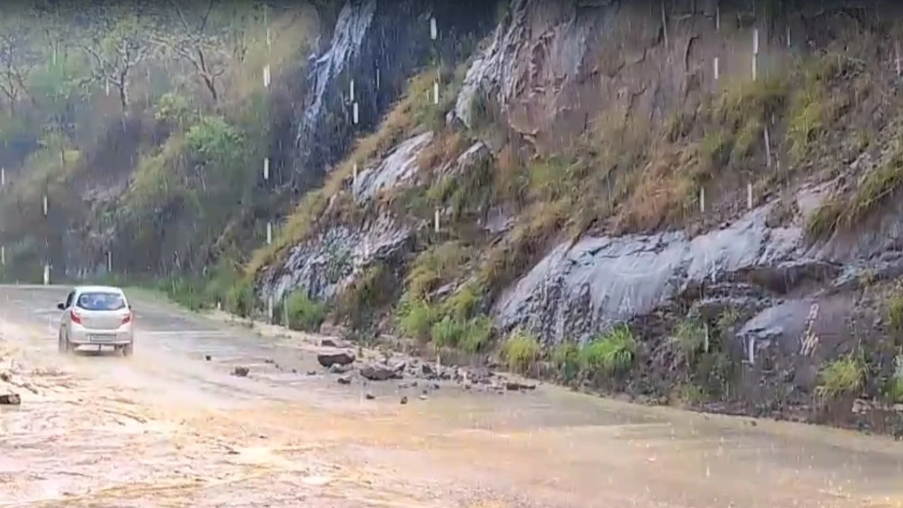 हिमाचल में बदला मौसम, कई इलाकों में बारिश से मिली राहत