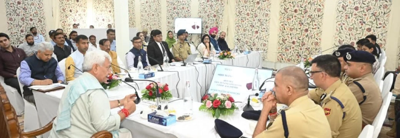 बालटाल पहुंचे एलजी मनोज सिन्हा, अमरनाथ यात्रा तैयारियों की समीक्षा