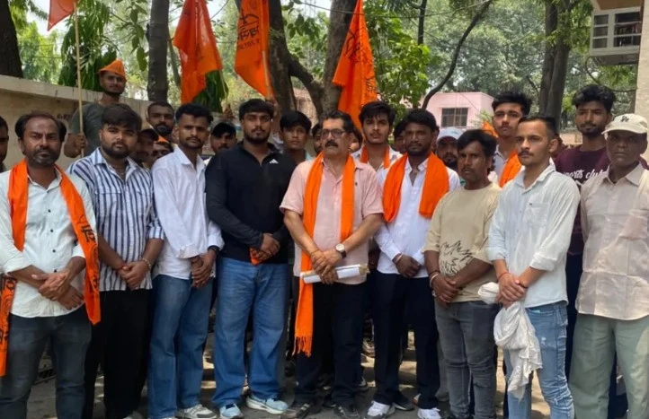 मुजफ्फरनगर: राम मंदिर चंदा चोरी मामले पर शिवसेना का प्रदर्शन, CBI जांच की मांग